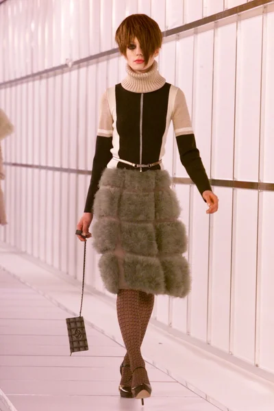 Look 28